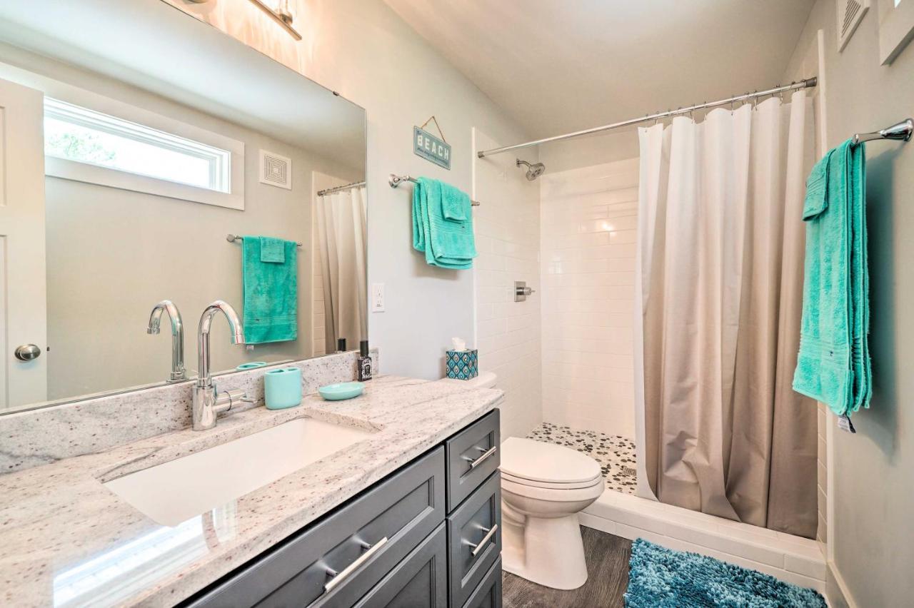Modern Oak Island Escape 1 Mile To Long Beach! Exterior foto